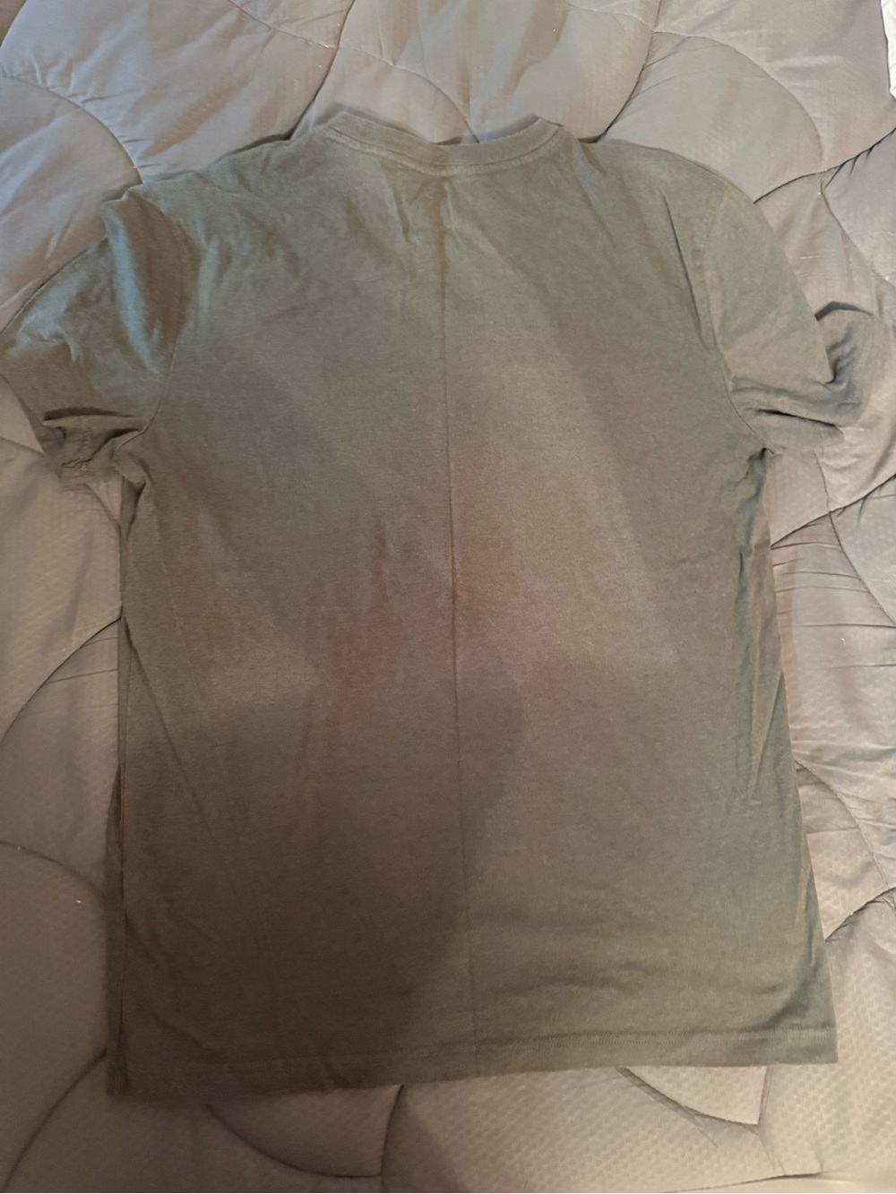 Banana Republic Men's Charcoal Gray Tee with Triptych Elephant Print - Picture 4 of 4
